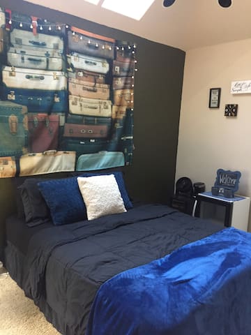 Private room & bathroom in Beautiful Post Falls!