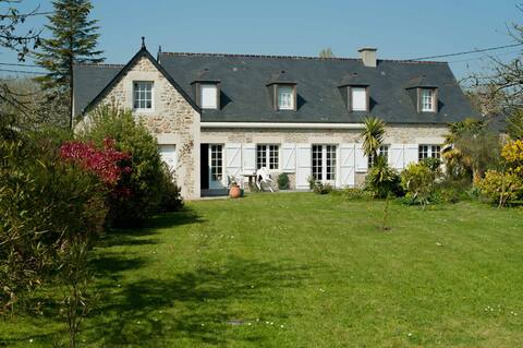 House in a calm area, near the Dday beaches