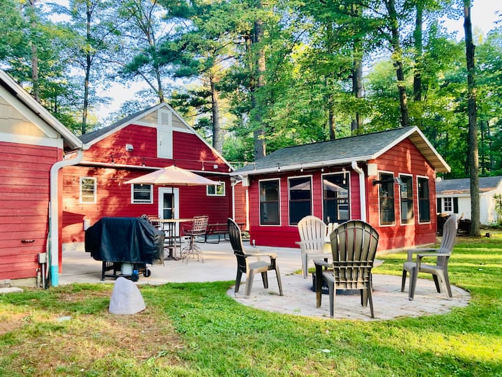 The "Chain" Reaction Retreat Cottages for Rent in Waupaca, Wisconsin
