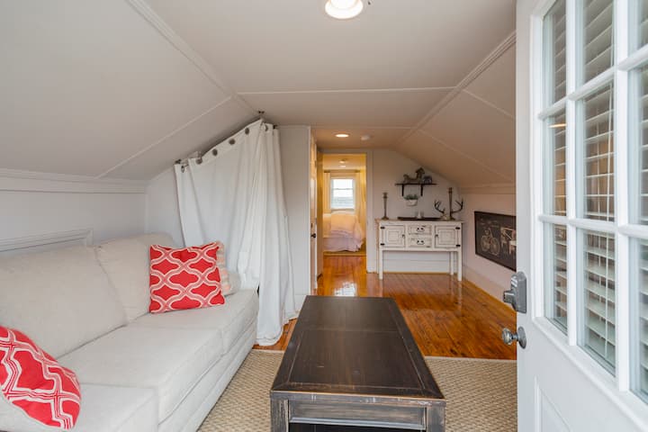 Artist-owned Loft Apartment Close To Downtown! - Nashville, TN