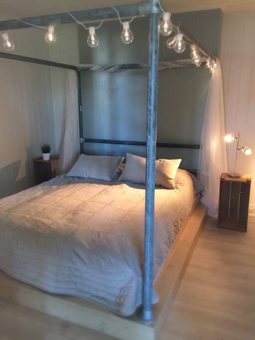 Sweet dreams in this romantic and comfortable bed