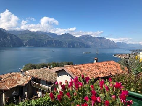 Top Airbnb: "Casa Romano" apartment in Brenzone Sul Garda