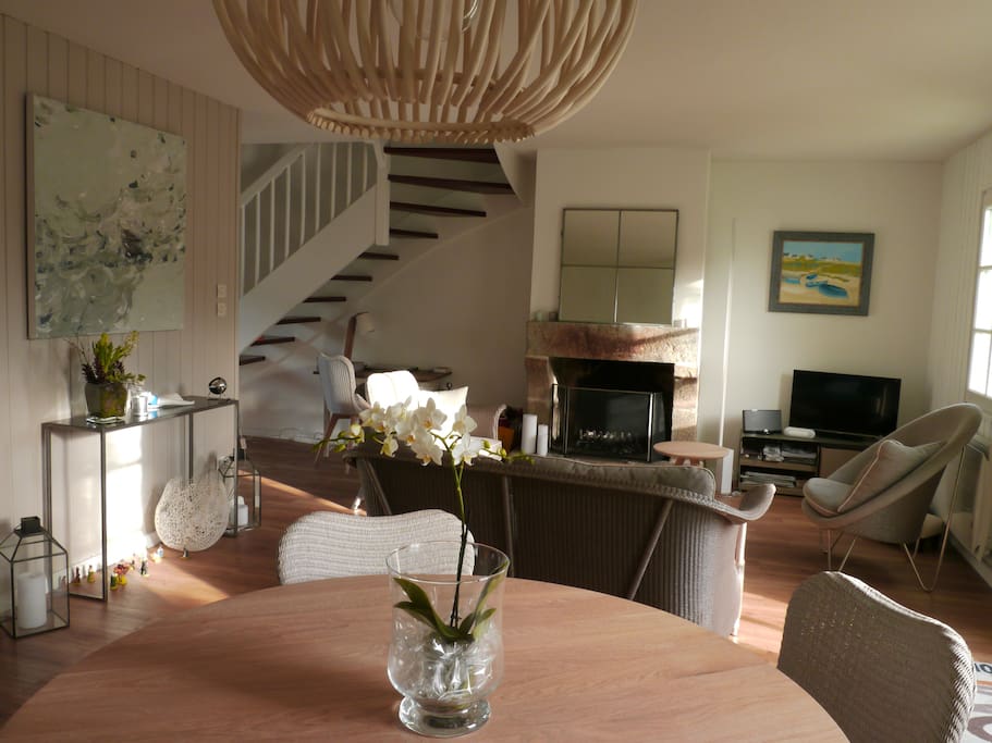 salon-séjour spacieux et agréable à vivre