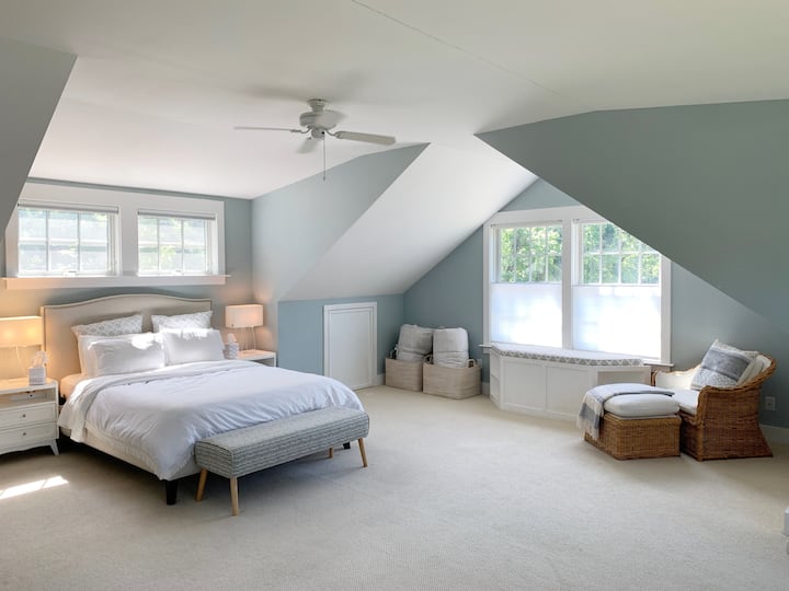 Chumba cha kulala cha Master na Kitanda cha Malkia