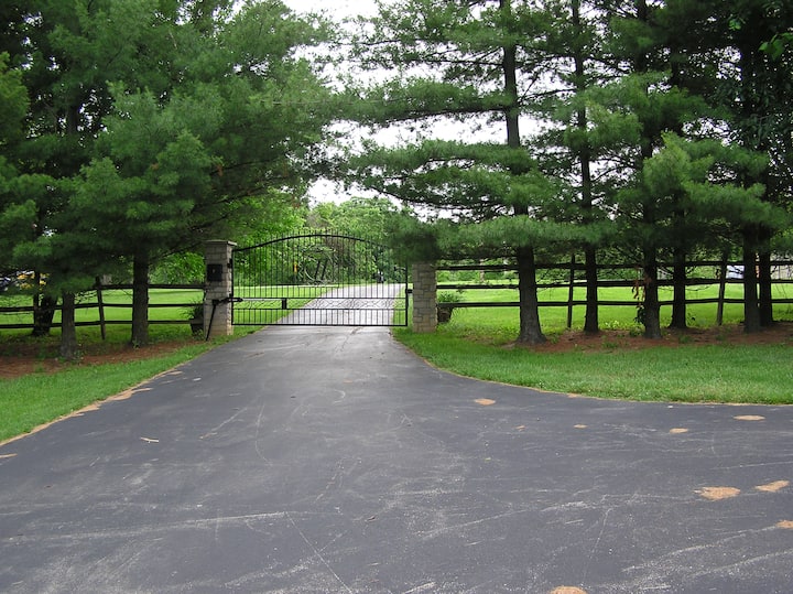 Country B&B close to Cincinnati, OH Houses for Rent in West Harrison