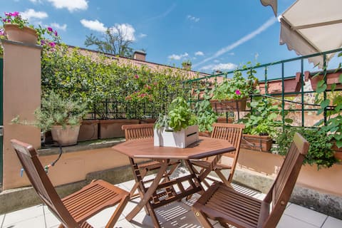 Loft et terrasse à San Lorenzo - Accueil français