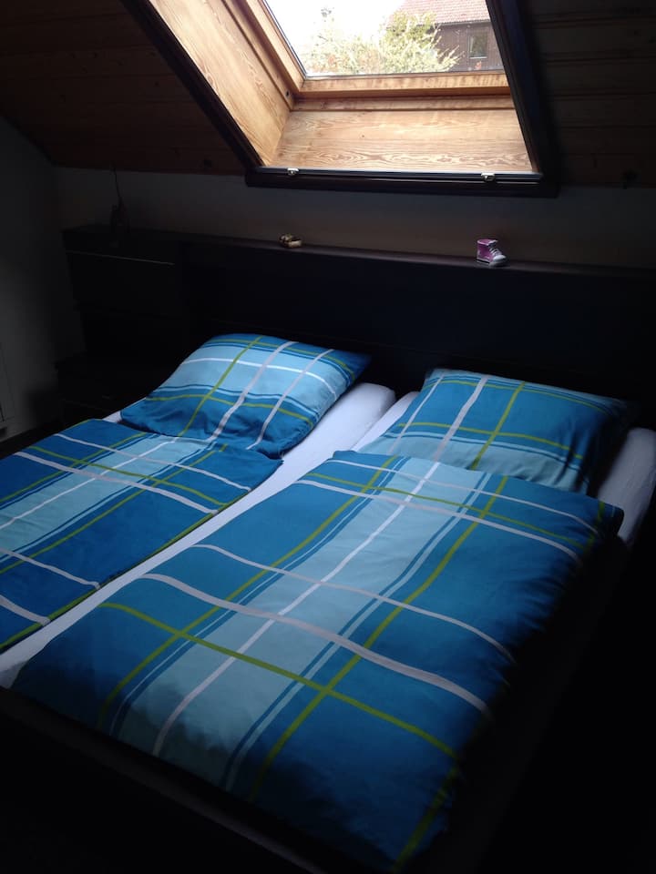 Spavaća soba s pogledom na zvjezdano nebo