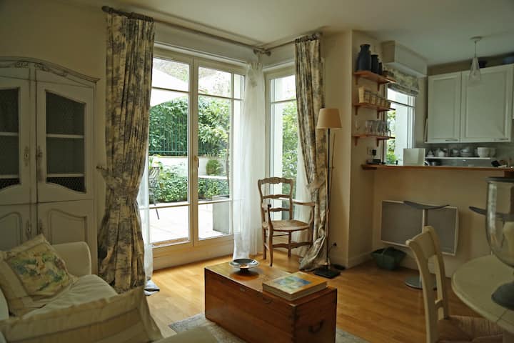 Beautiful Garden apartment/ Marais