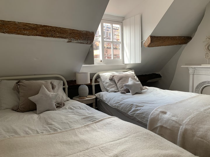 2nd Bedroom now can sleep adults or children 