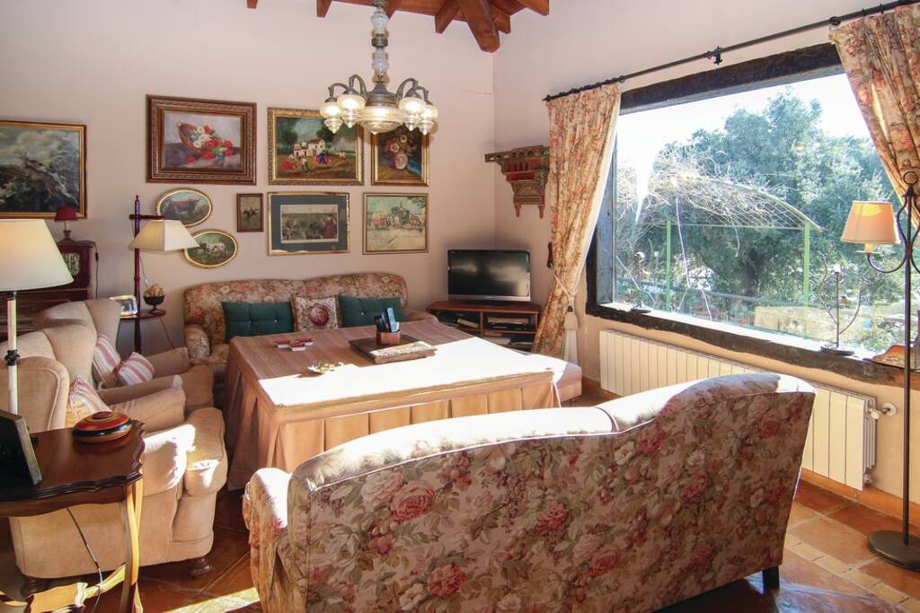 Zona estar / Seating area with views to the garden