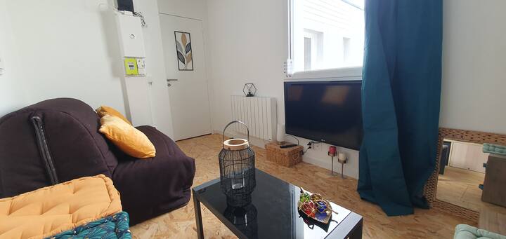 Всекидневна / всекидневна/зона за четене и допълнително спално бельо 2 души.