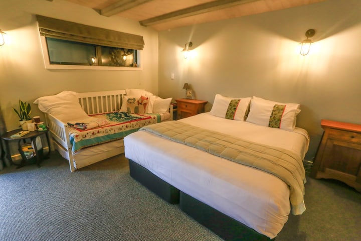 Many of our guests comment on how comfortable the king size bed is.  We think you deserve a lovely quality bed after a day skiing, rock climbing or conquering avalanche Peak!