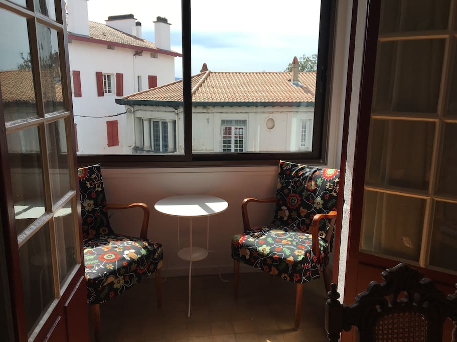 Balcony dining room