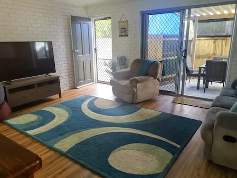 Jack's Shack - Burrum Heads -Relax and fish