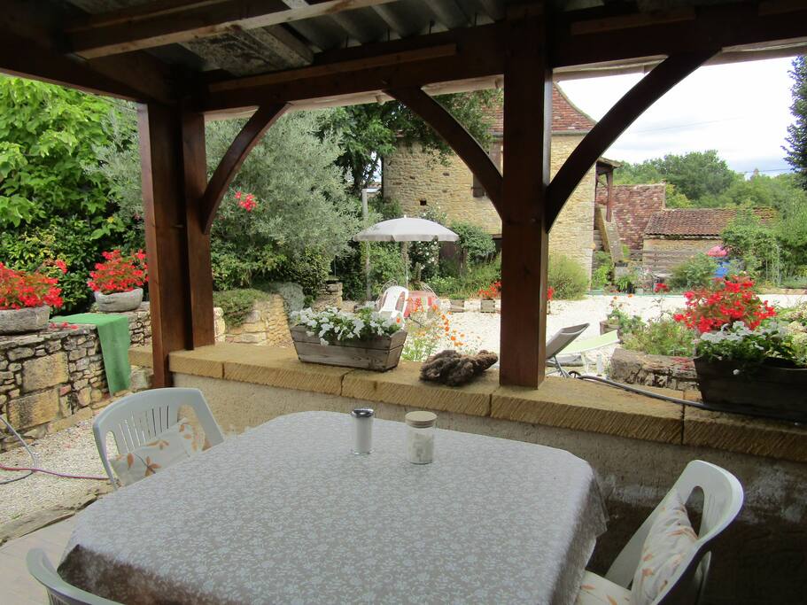 TERRASSE AVEC VUE JARDIN