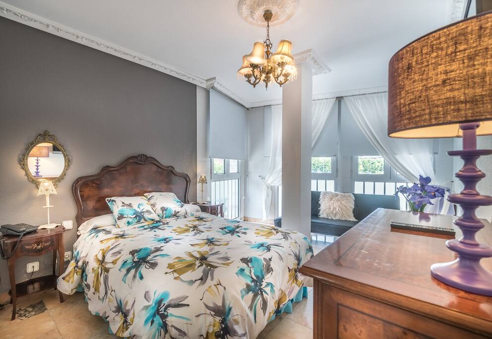 Main Bedroom (Apartment 1)