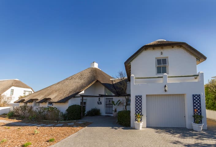 Beachaven Kommetjie gallery image 3