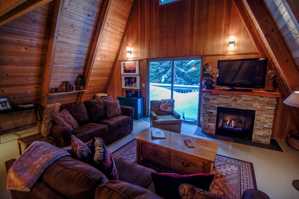 Alpine Hideaway-Living Room