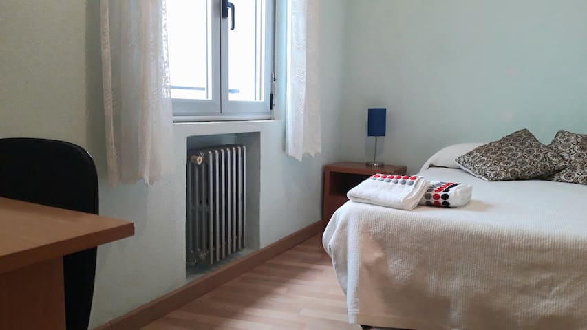 Habitación doble cerca de Estación de Tren