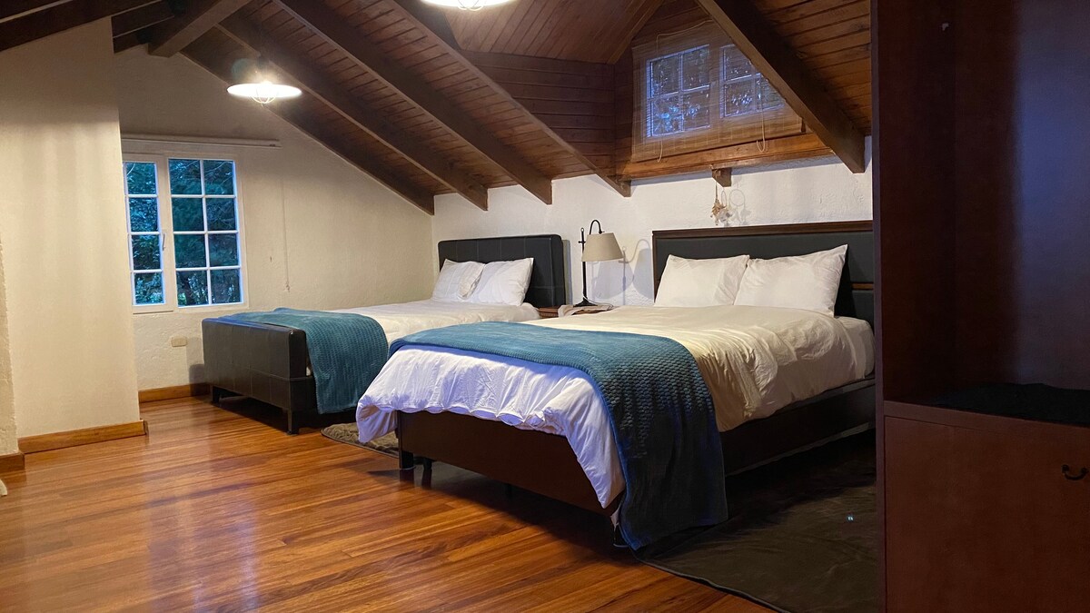 Част от стая 2 С 2 двойни легла. 