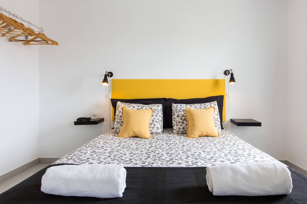 Cama Grande/King Size Bed