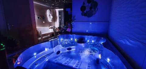 Love room with Jacuzzi and private sauna