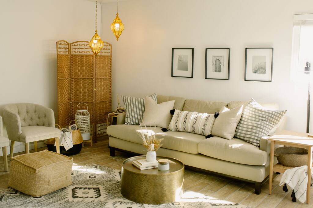 Airbnb CASABLANCA - Modern Moroccan Inspired Apt in SW