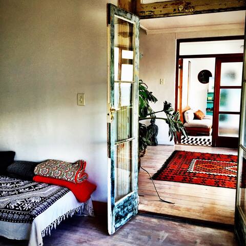 Boho Beachhouse with tidal pool in Kalk Bay gallery image 4