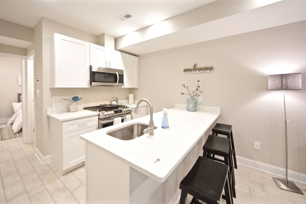 Kitchen & Counter