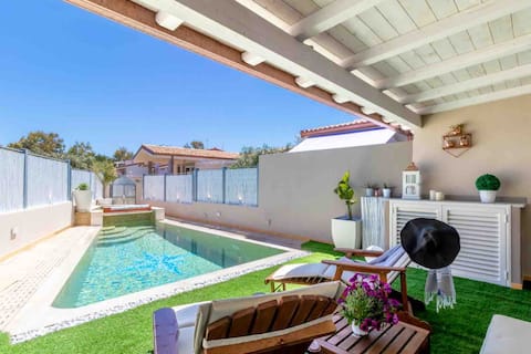 Sunset Bay heated swimming Pool Villa Sardinia