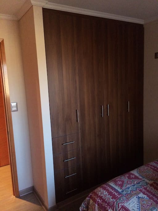 amplio closet