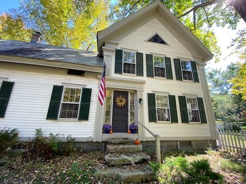 Greek Revival Farmhouse + Hot Tub, Near Stratton!
