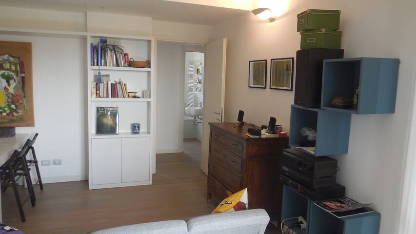 Ampio appartamento tra verde e città gallery image 3