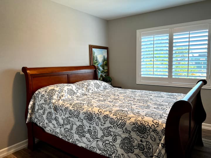 Tercer dormitorio en el segundo piso (tamaño queen)