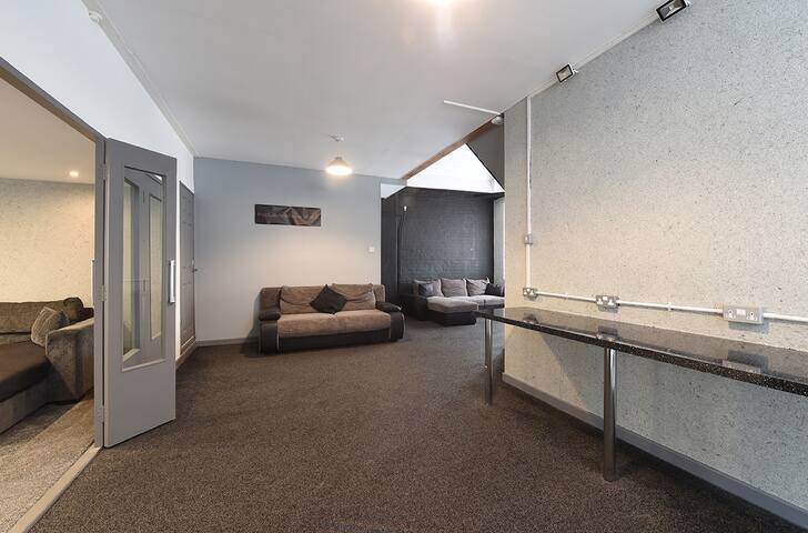 Penthouse warehouse Slps 18 (61) Mcr City Centre gallery image 5