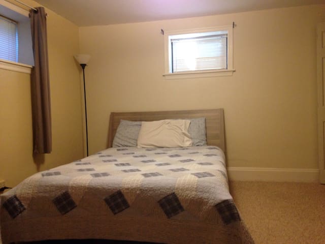 Convenient to UVA and close to Downtown