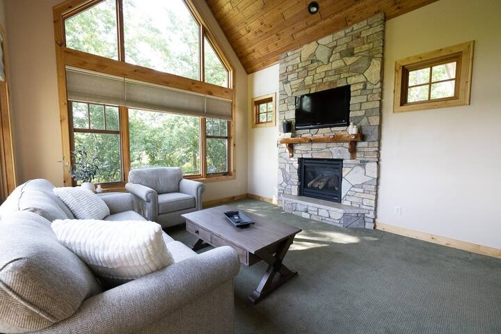 Lake House with Private Beach, Great for Families gallery image 3