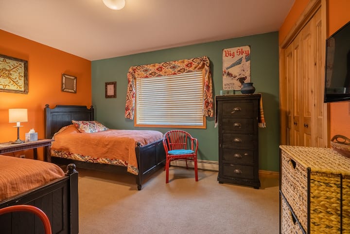 2 единични легла втора спалня с 32- инчов телевизор с Netflix и Amazon Prime!