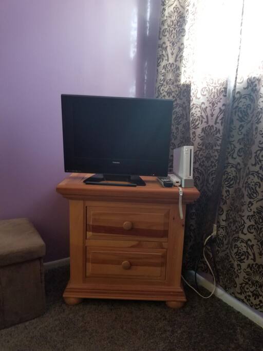 TV with DVD player and Wii games