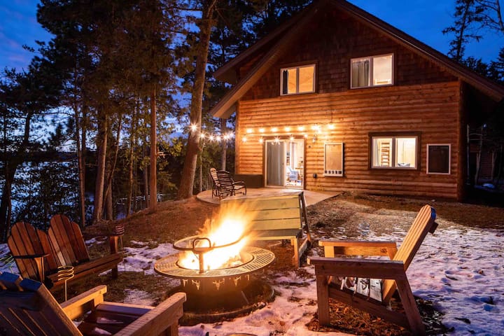 Seize the Good Life at Lakefront Cabin