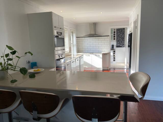 Retreat By The Lake & Beach. gallery image 5