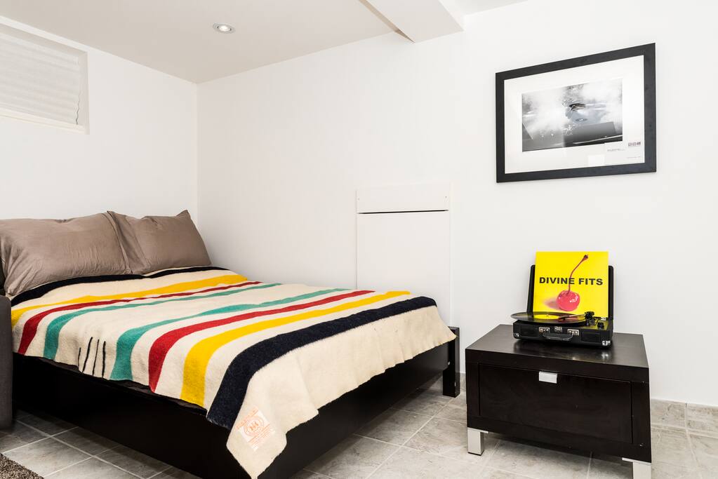 A comfy double bed.