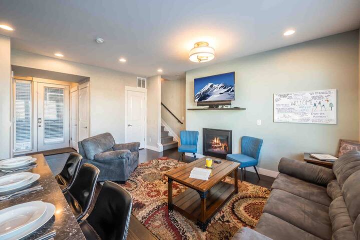 Luxury RiNo Townhome-Art District Gem-w/pvt garage gallery image 2