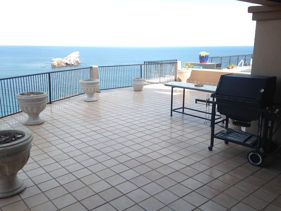 Balcony & grill