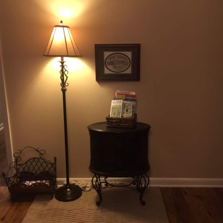 Taarifa kuhusu matukio ya eneo husika na vivutio zinaweza kupatikana katika kituo cha makaribisho.