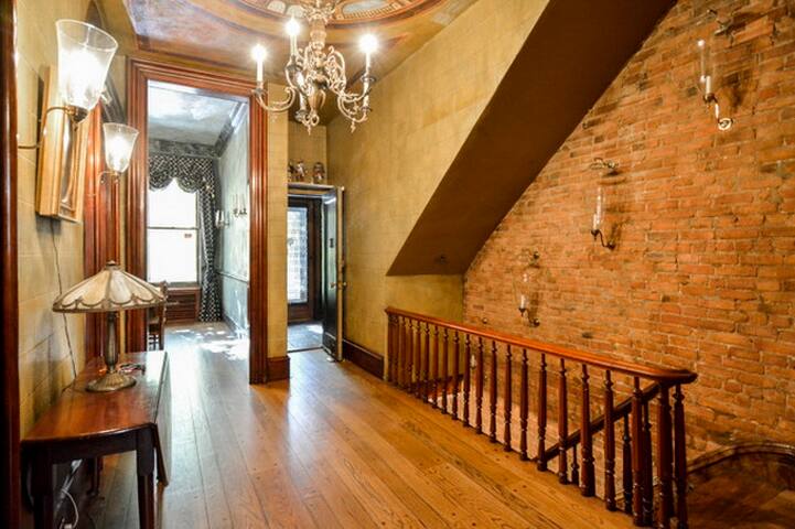 Duplex apartment with garden gallery image 5