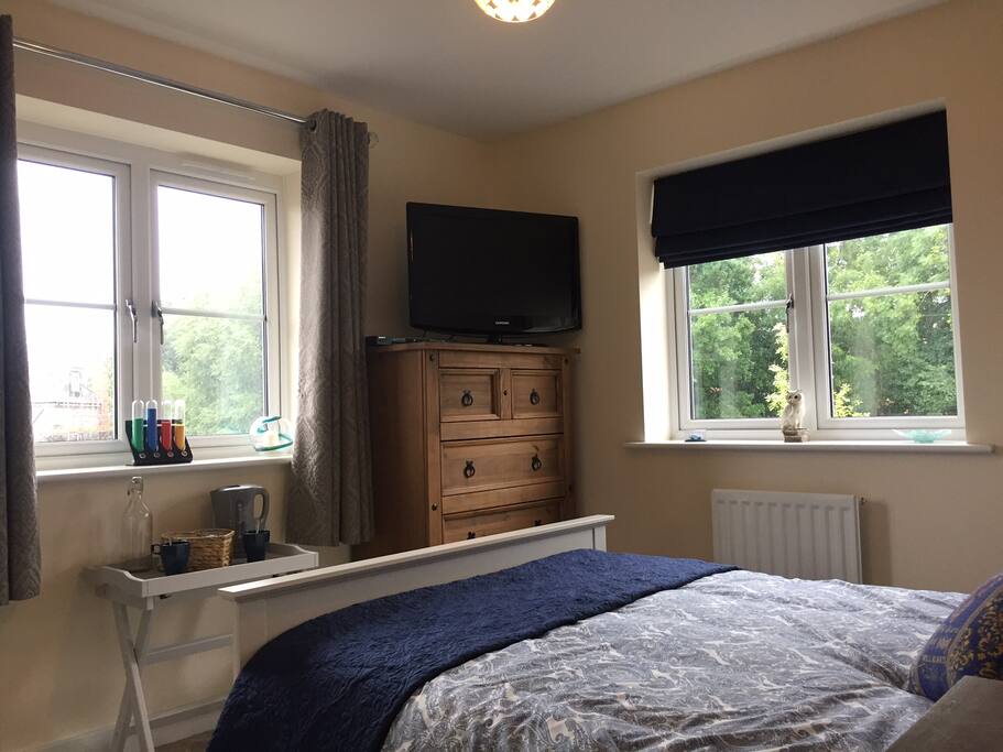 Bedroom, Tea, Coffee & T.V