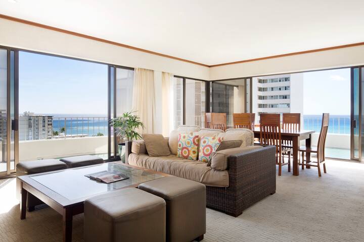 Panoramic Ocean View Penthouse at Diamond Head gallery image 3