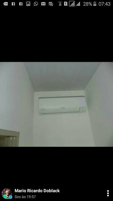 quarto amplo e bem arejado