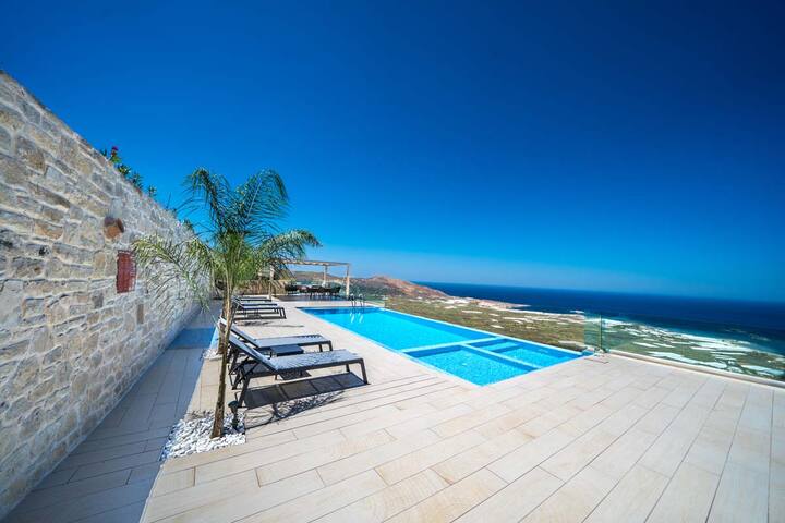 A SeaView Villa you will never forget* gallery image 4